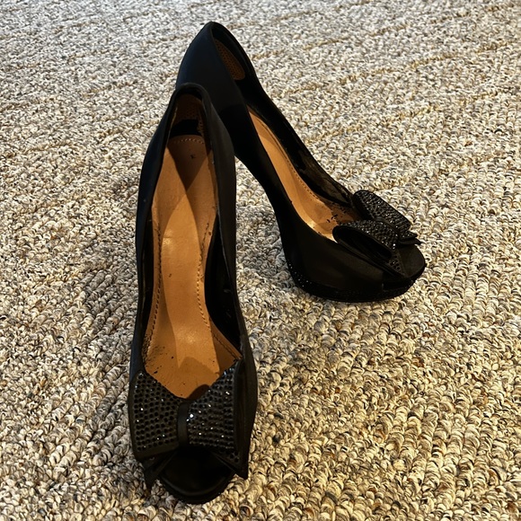 Black High Heels - Picture 2 of 2